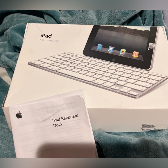iPad keyboard dock. Never used. - Picture 5 of 6